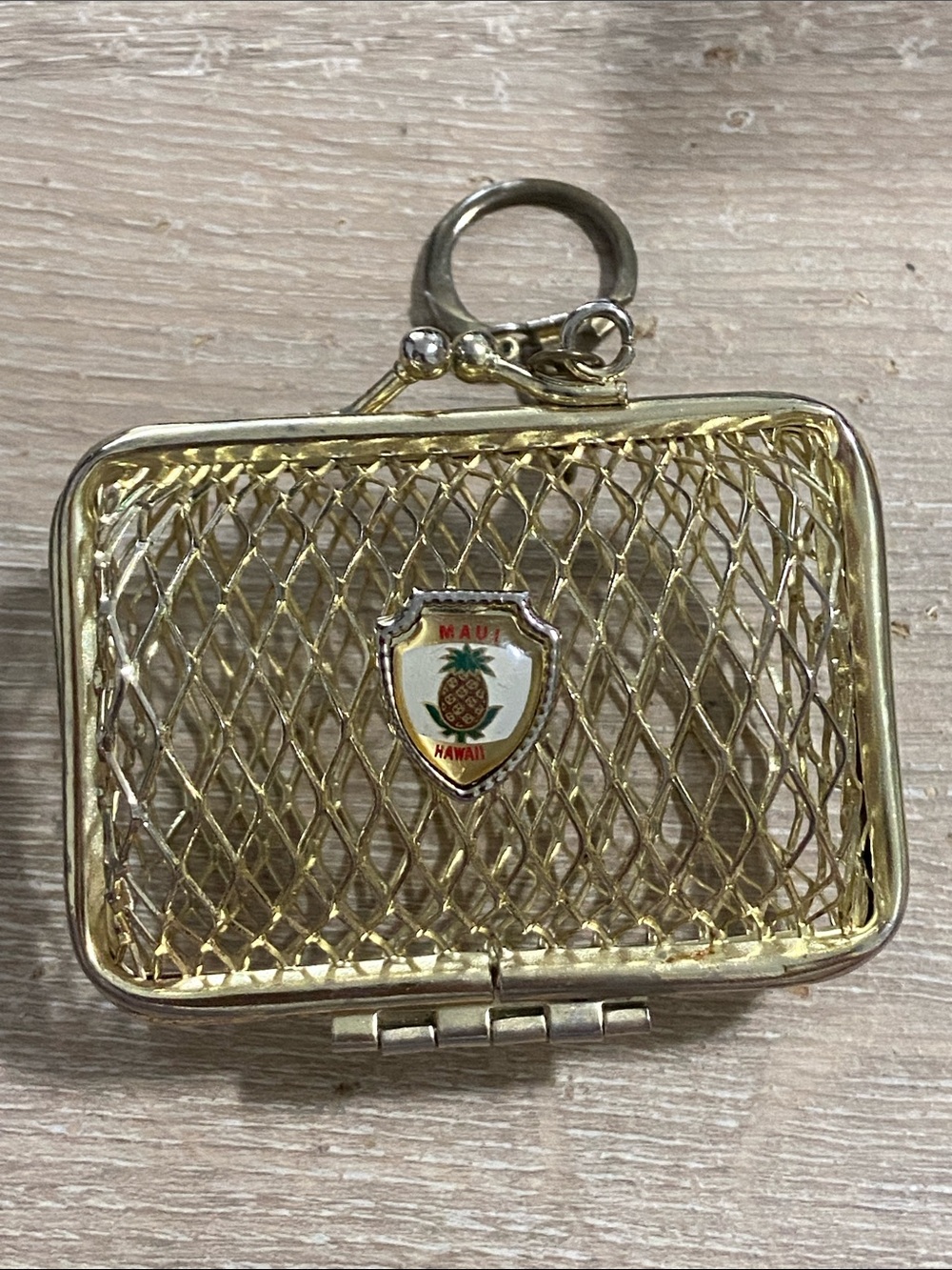 VTG Gold-tone Rectangle Metal Keychain Token Purse Maui Hawaii Souvenir Shield